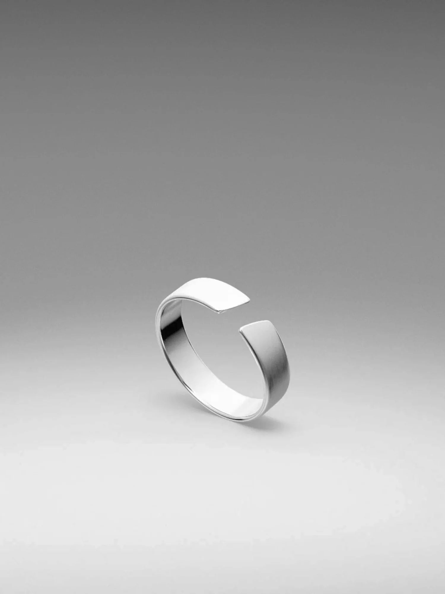 VL. Adjustable Steel Ring - VALORE